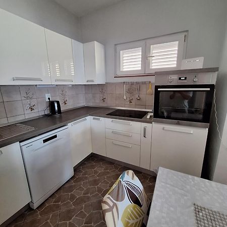 Kuca Za Odmor Coccoli Apartamento Karlobag Exterior foto