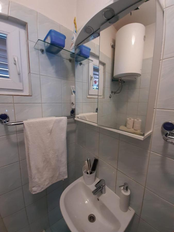 Kuca Za Odmor Coccoli Apartamento Karlobag Exterior foto